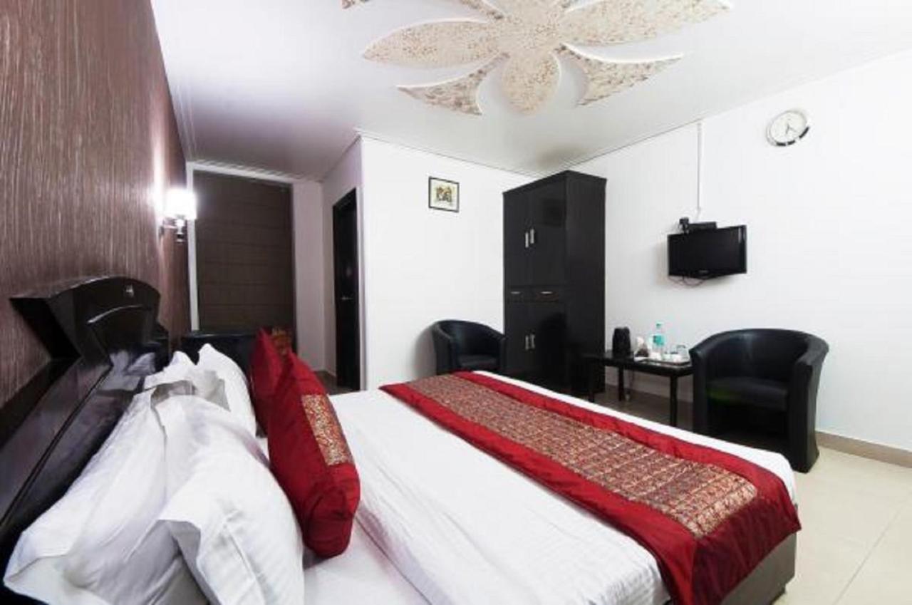Airport Hotel Green Heights Нью-Делі Екстер'єр фото
